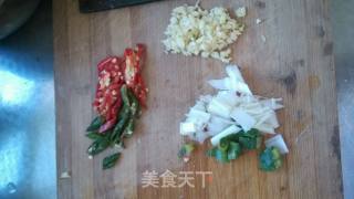 椒炒菜花的做法步骤：3