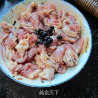 黑米肉的做法步骤：2