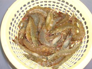 白灼鲜虾的做法步骤：2