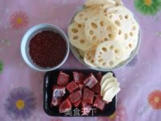 红豆莲藕牛肉汤的做法步骤：1
