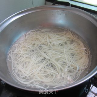 清爽鸡汤面的做法步骤：4