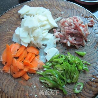 双片炒肉的做法步骤：1