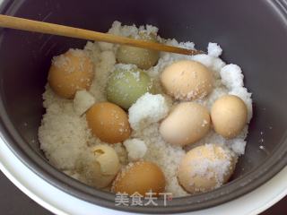 盐焗土鸡蛋的做法步骤：6