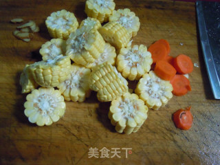 金黄色的秋天-------玉米大骨头汤的做法步骤：3