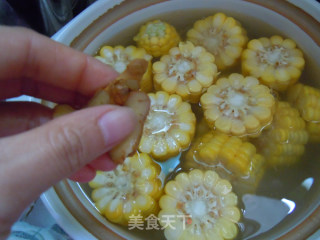 金黄色的秋天-------玉米大骨头汤的做法步骤：6