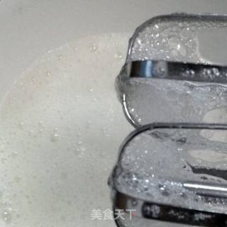 酸奶戚风蛋糕的做法步骤：2