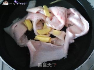 小炒肉皮的做法步骤：2