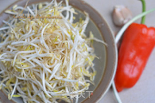 醋溜豆芽的做法步骤：1