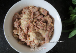 粉蒸牛肉的做法步骤：7
