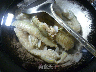 剁椒虾蛄的做法步骤：2
