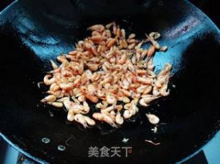 蒜臼捣河虾的做法步骤：2