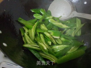 辣椒炒鸡蛋的做法步骤：8