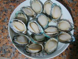 蒜蓉豉油蒸鲍鱼的做法步骤：2