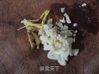 蒜蓉豉油蒸鲍鱼的做法步骤：3