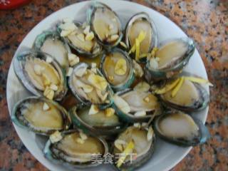 蒜蓉豉油蒸鲍鱼的做法步骤：5