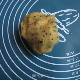 芝麻瘦肉煎饼的做法步骤：2
