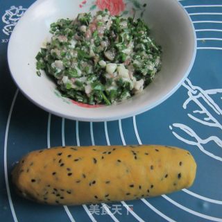 芝麻瘦肉煎饼的做法步骤：4