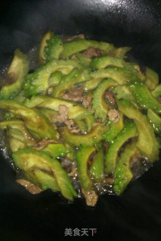 苦瓜炒肉的做法步骤：7