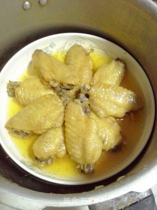 简易三部曲——客家盐焗鸡翅的做法步骤：4
