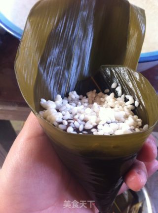 豆沙蜜枣棕的做法步骤：3