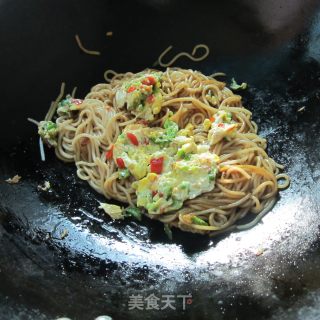 辣椒鸡蛋炒粉的做法步骤：8