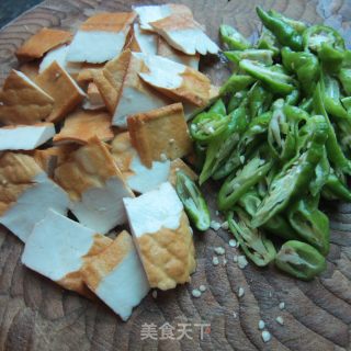 鱼香香干片的做法步骤：1