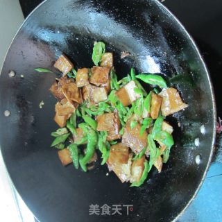 鱼香香干片的做法步骤：9