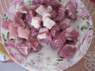 土豆粉蒸肉的做法步骤：1