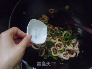 【青椒鱿鱼圈】的做法步骤：10