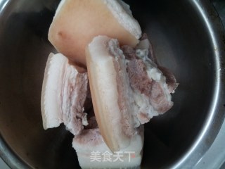咸烧白的做法步骤：2