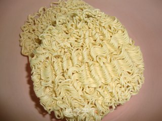 【蔬菜牛肉面】---给午餐换个口味哦，营养又实惠的做法步骤：3