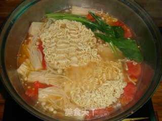 【蔬菜牛肉面】---给午餐换个口味哦，营养又实惠的做法步骤：7