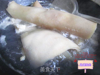 豆浆机做出的美容大餐----猪皮肉冻的做法步骤：2