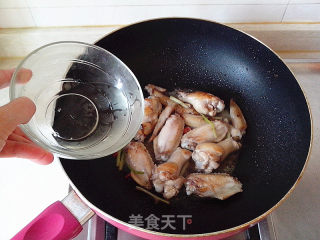核桃清酒炒鸡翅的做法步骤：14