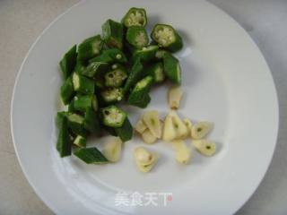 鲜爽脆嫩---秋葵炒虾仁的做法步骤：4