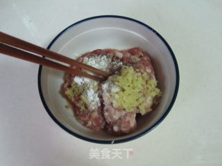 菠菜蘑菇汆丸汤的做法步骤：2