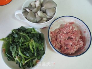 菠菜蘑菇汆丸汤的做法步骤：3