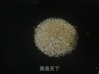 香港风味下酒菜——避风塘炒虾的做法步骤：5