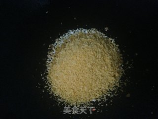 香港风味下酒菜——避风塘炒虾的做法步骤：6