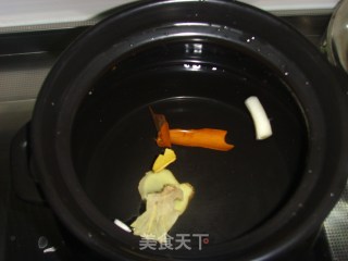 红焖肉炖干豆腐鹌鹑蛋的做法步骤：5