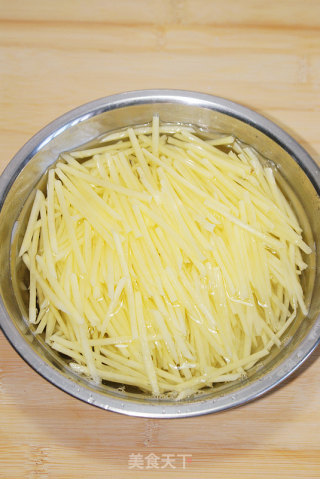 味道极鲜的----土豆青口鲜汤的做法步骤：4