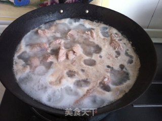 酱香排骨的做法步骤：2