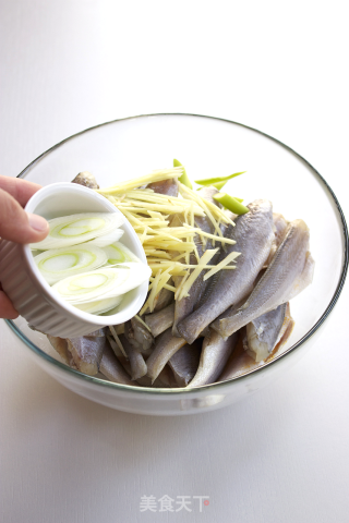 【香酥小黄鱼】24张图详解新手零失败的秘密的做法步骤：13