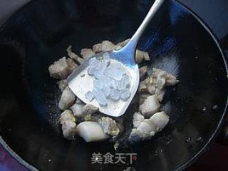 板栗红烧肉的做法步骤：5