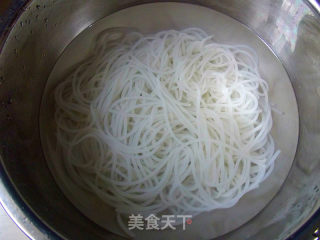 素炒米粉的做法步骤：3