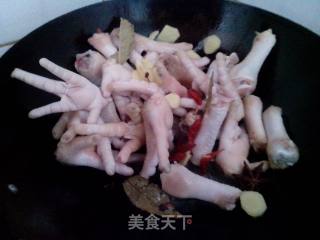 《凤爪烧魔芋》——养颜美食，女人的最爱的做法步骤：2