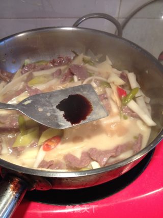 酸笋炒牛肉的做法步骤：6
