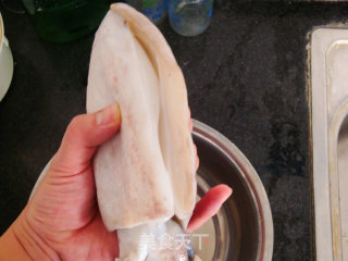 ＜台菜＞生炒花枝（墨鱼）的做法步骤：1