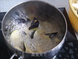 红烧茄子的做法步骤：1