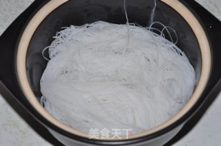 鲜虾粉丝煲的做法步骤：4